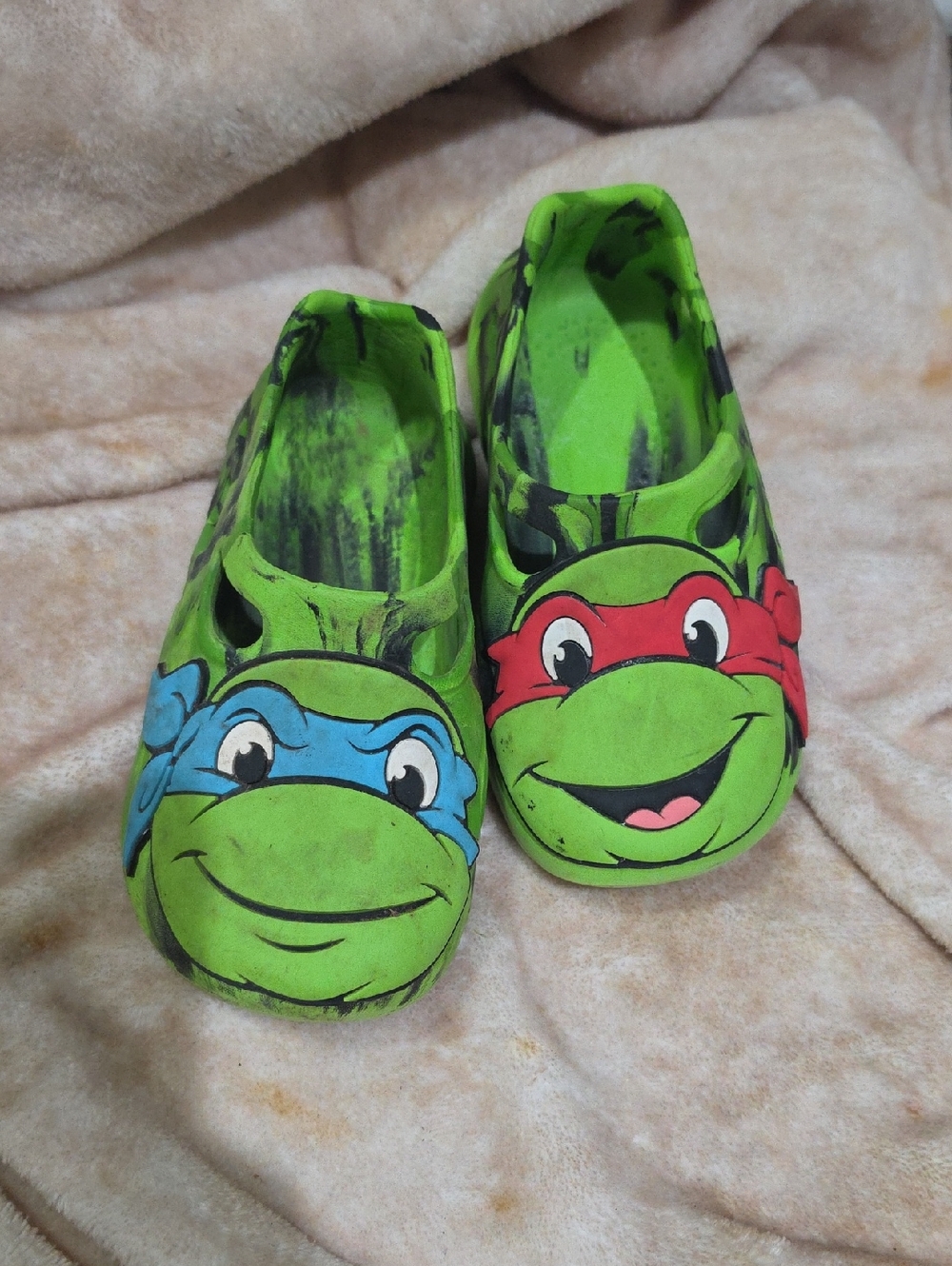 Green Teenage Mutant Ninja Turtles Foam Slip-On Shoes with Blue & Red Masks